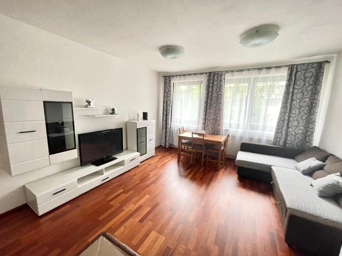 Centrum Park Apartment+ Прага Екстериор снимка