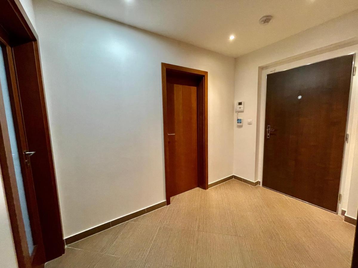 Centrum Park Apartment+ Прага Екстериор снимка